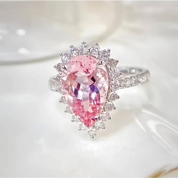Romantic Pink crystal Cubic Zircon engagement ring - Picture 9 of 13